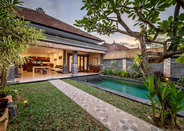 Bens Tunjung Two-bedroom With Private Pool Kuta Villa Seminyak