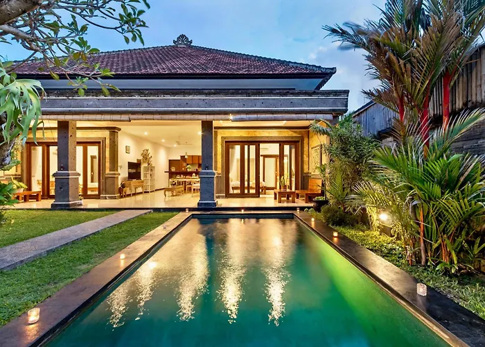 Bens Tunjung Two-bedroom With Private Pool Kuta Villa