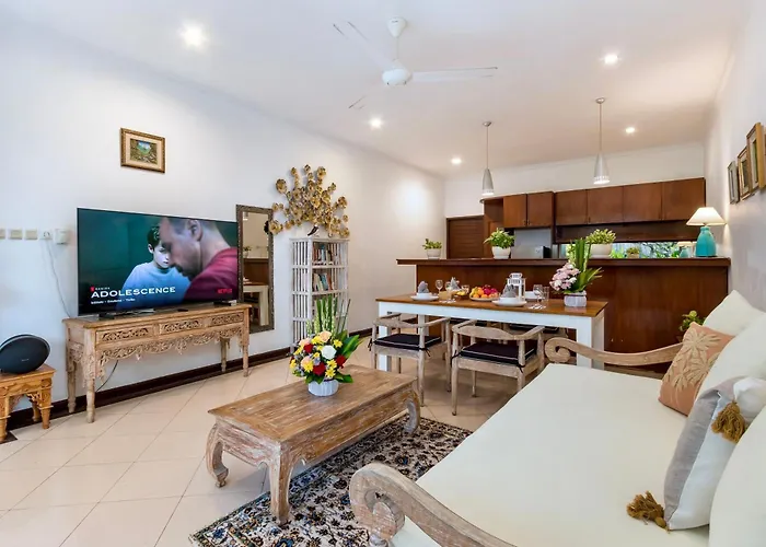 Bens Tunjung Two-bedroom With Private Pool Kuta *