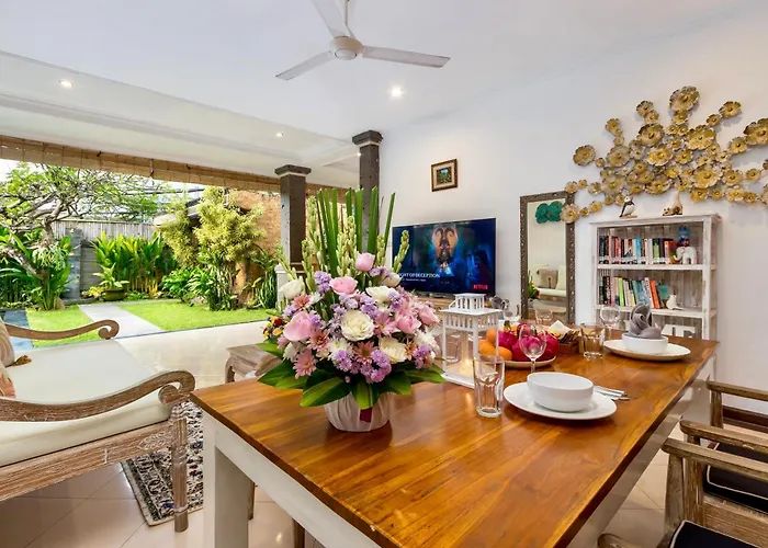Bens Tunjung Two-bedroom With Private Pool Kuta Villa