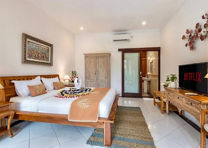 Bens Tunjung Two-bedroom With Private Pool Kuta Villa *